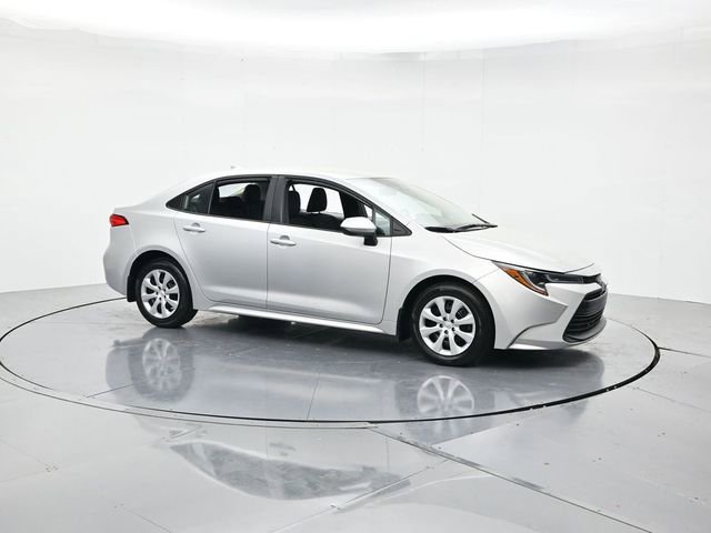Used 2024 Toyota Corolla LE FWD video 3