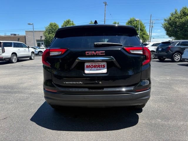 Used 2024 GMC Terrain SLE w/ LPO, Floor Liner Package FWD image 5