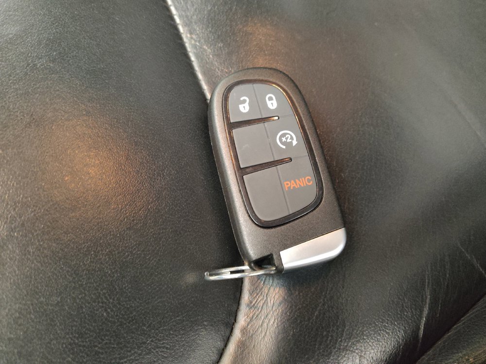 Used 2015 Jeep Cherokee Limited AWD/4WD image 32