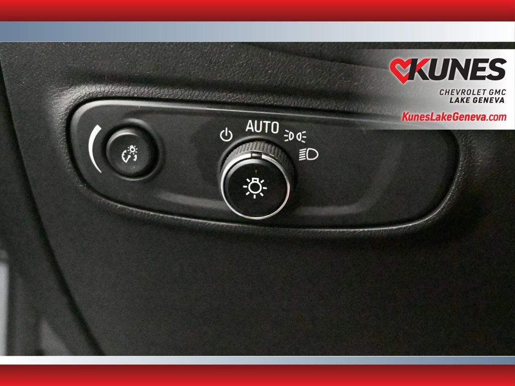 Used 2023 Chevrolet Equinox LT image 32