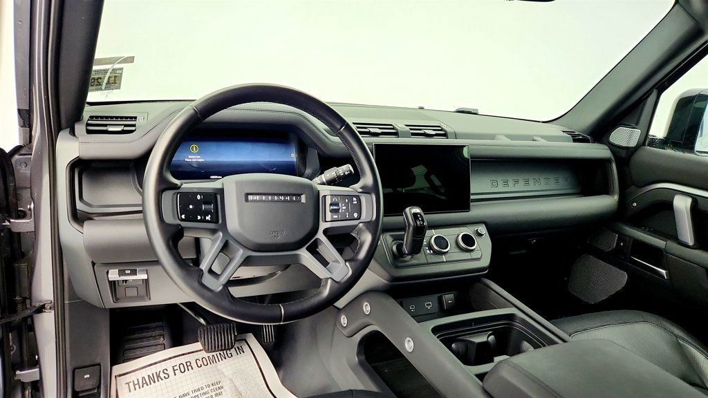 Used 2024 Land Rover Defender 130 X-Dynamic SE image 12