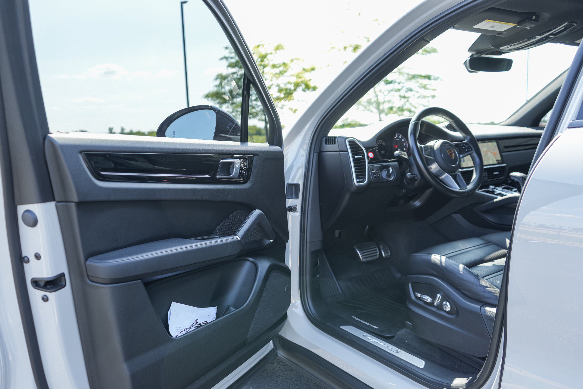 Used 2021 Porsche Cayenne S w/ Premium Package Plus AWD/4WD image 9