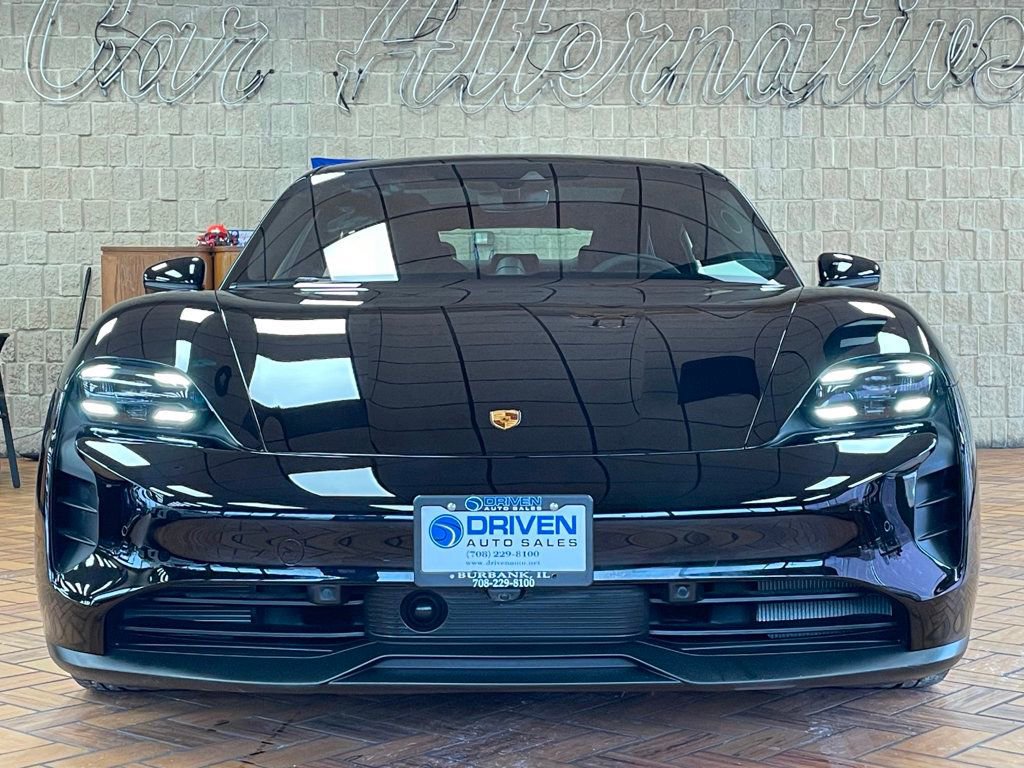 Used 2024 Porsche Taycan GTS image 3