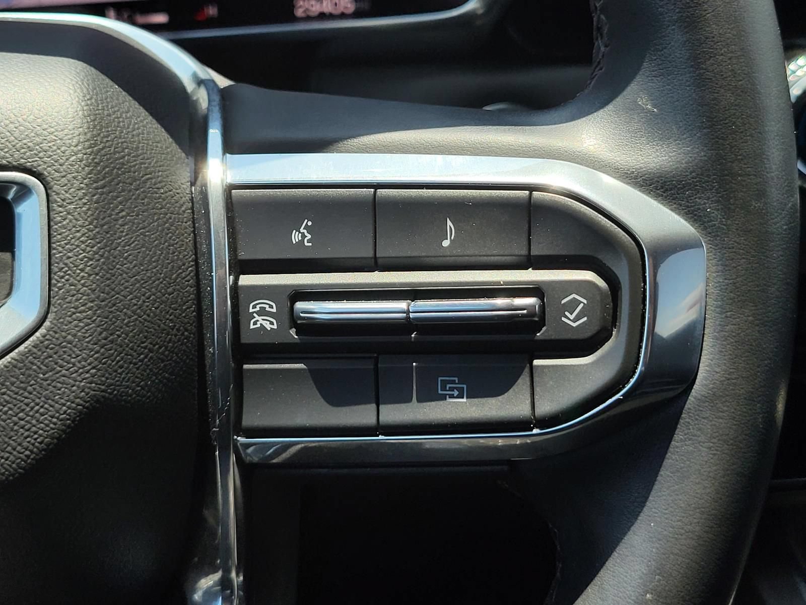 Used 2024 GMC Canyon Elevation w/ Convenience Package RWD image 30