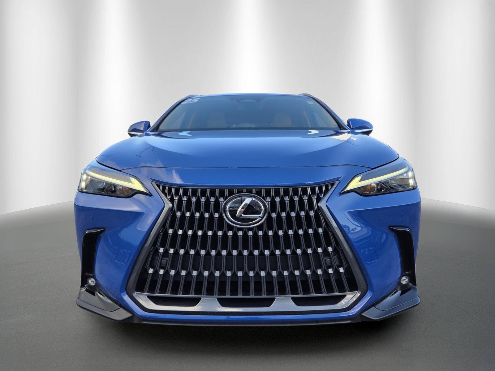 Used 2025 Lexus NX 250 FWD w/ Towing Package (2000 Lbs) image 2