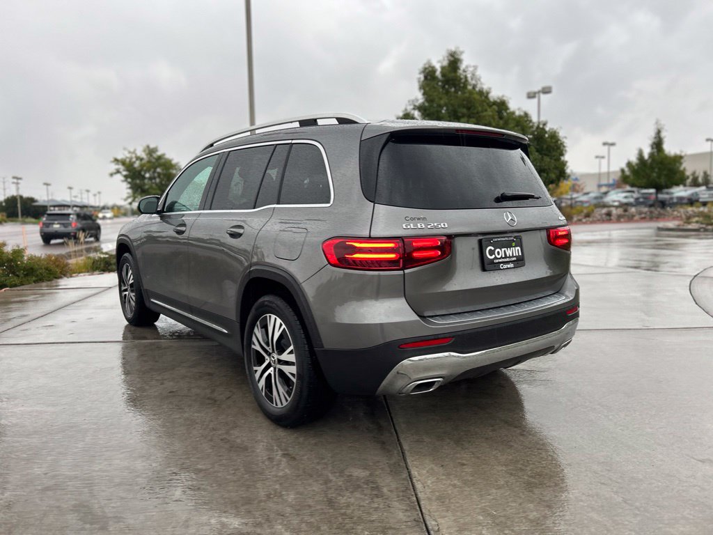 Used 2026 Mercedes-Benz GLB 250 4MATIC image 5