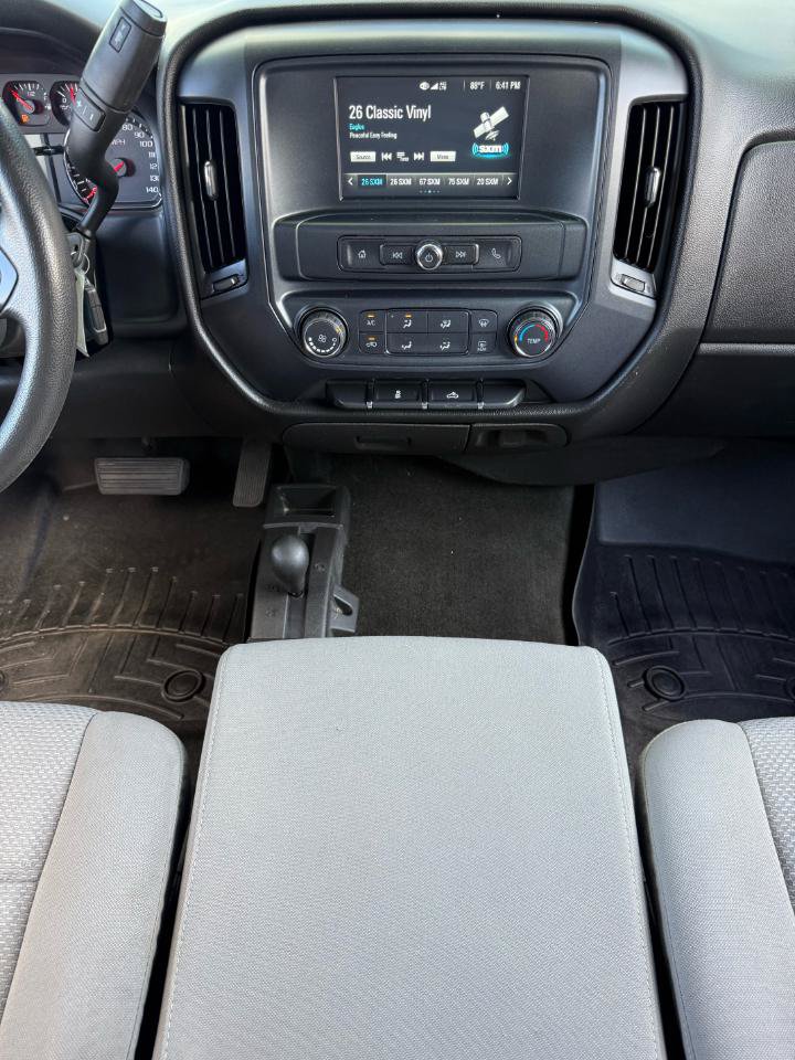 Used 2018 Chevrolet Silverado 1500 Custom w/ Custom Value Package AWD/4WD image 26