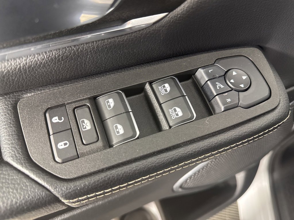 Used 2025 RAM 1500 Laramie image 15