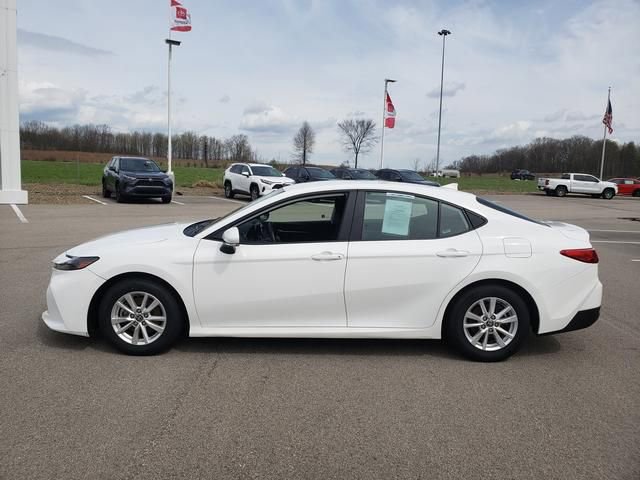 Used 2025 Toyota Camry LE FWD image 8
