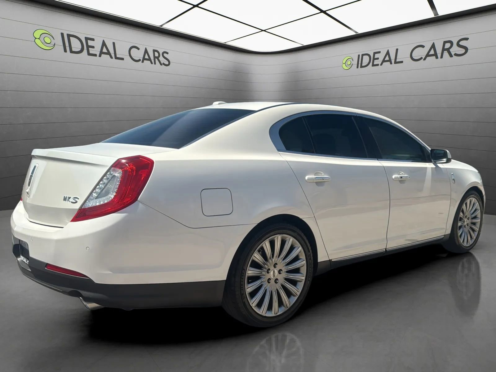 Used 2014 Lincoln MKS w/ Equipment Group 101A FWD image 5