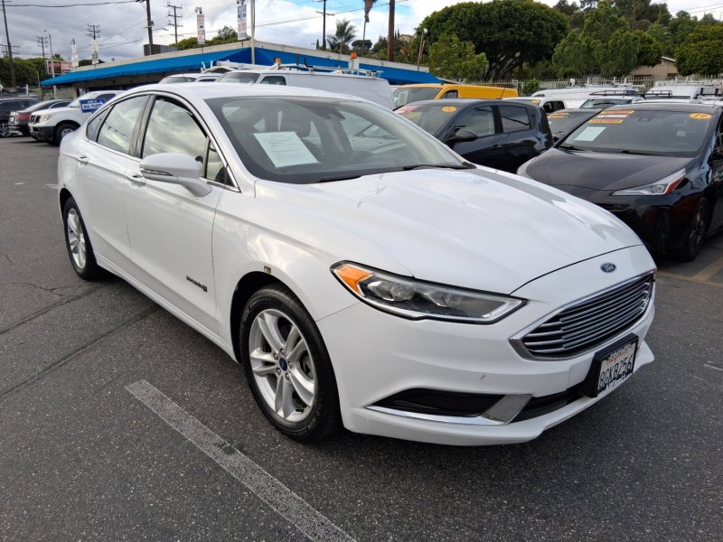 Used 2018 Ford Fusion SE w/ Equipment Group 602A FWD image 1