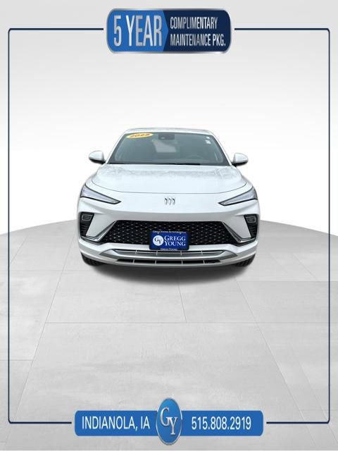 Used 2025 Buick Envista Avenir image 1