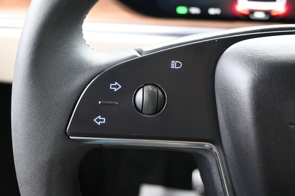 Used 2025 Tesla Model X AWD/4WD image 20