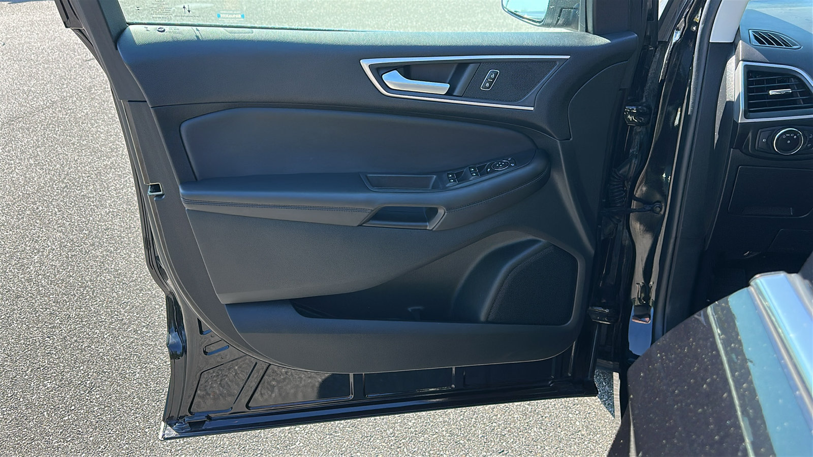 Used 2023 Ford Edge SEL w/ Convenience Package AWD/4WD image 14