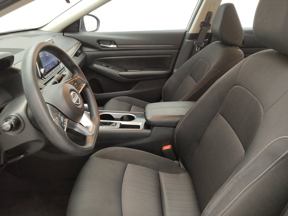 Used 2024 Nissan Altima 2.5 SV image 17