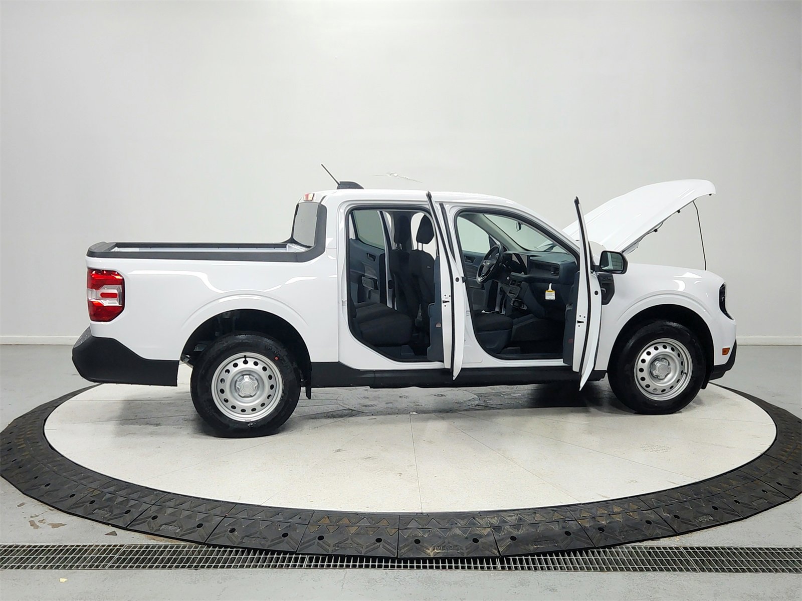 New 2025 Ford Maverick XL w/ Equipment Group 101A image 16