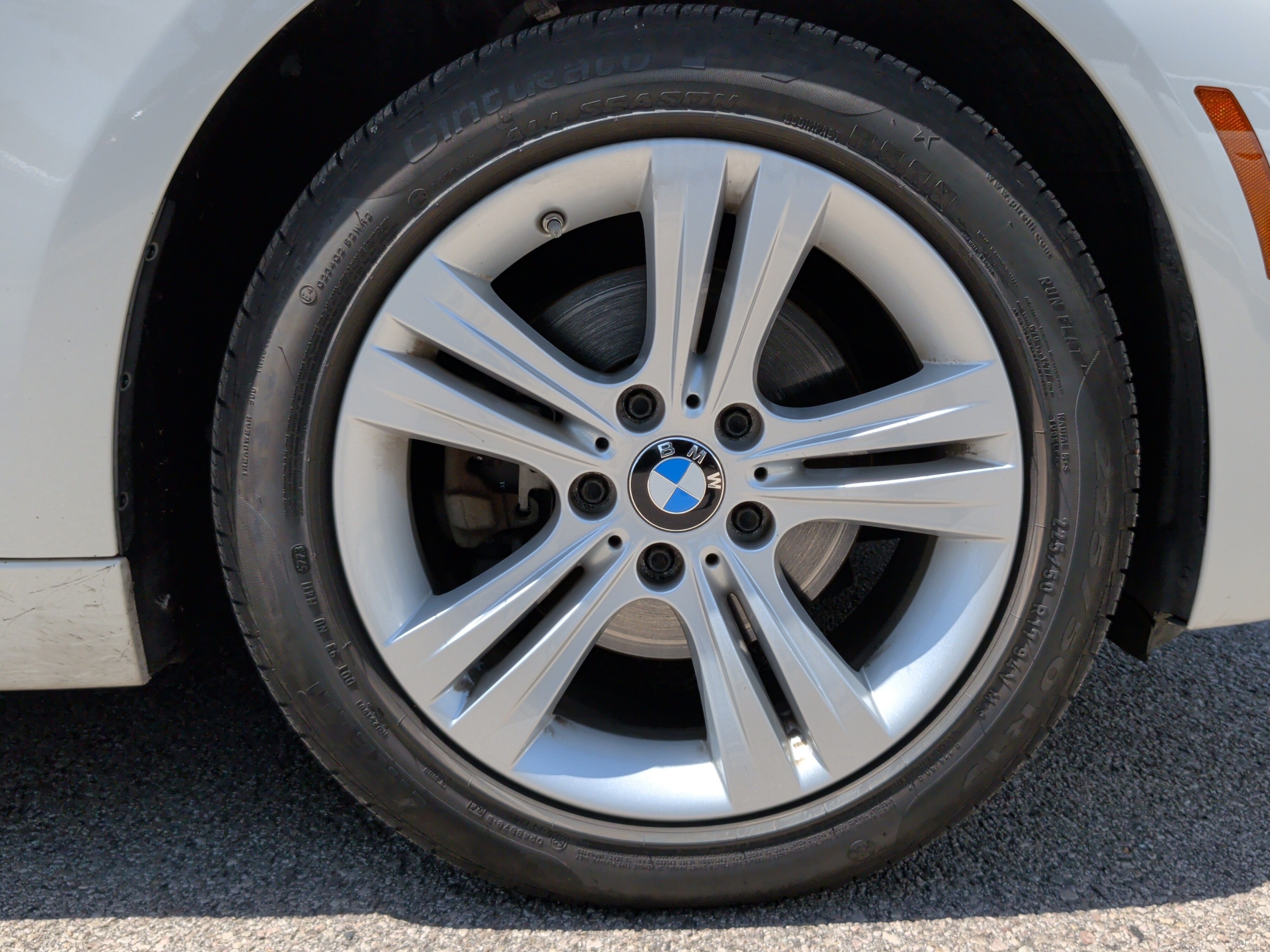 Used 2018 BMW 330i xDrive Sedan w/ Premium Package AWD/4WD image 14