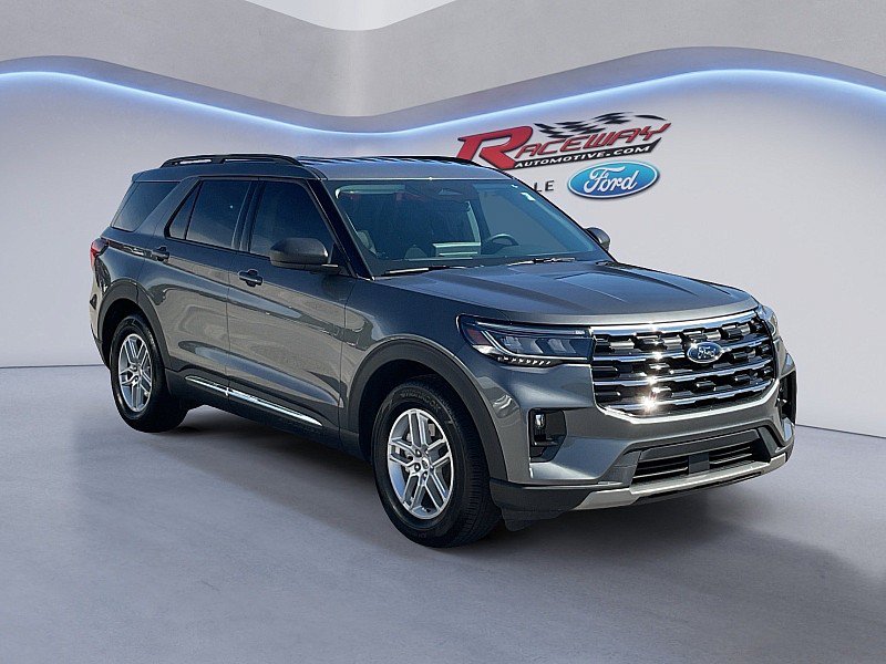 Used 2025 Ford Explorer ST AWD/4WD image 3