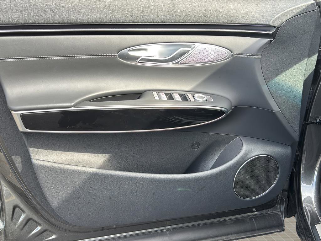Certified 2026 Genesis GV70 2.5T image 11