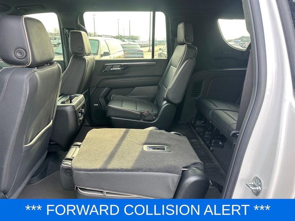 Used 2025 Chevrolet Suburban Premier image 17