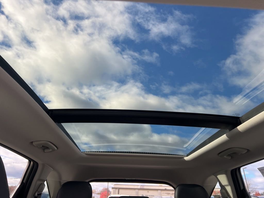 New 2026 Kia Sorento S w/ S Panoramic Sunroof Package image 10