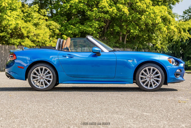 Used 2017 FIAT 124 Spider Lusso RWD image 9