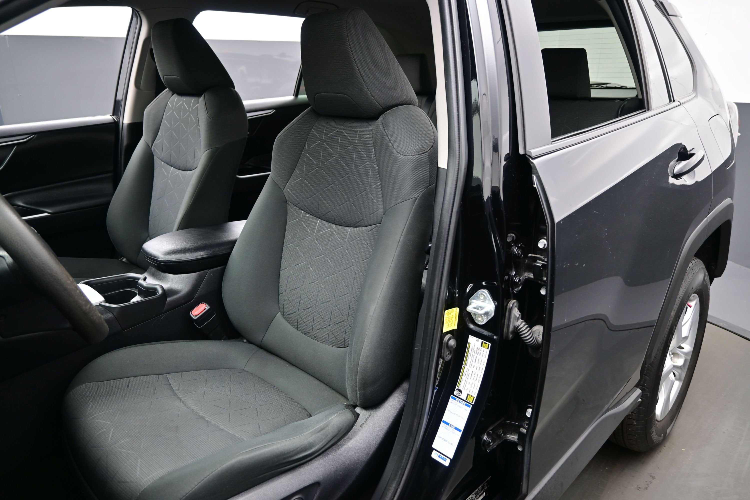 Used 2021 Toyota RAV4 XLE AWD/4WD image 12