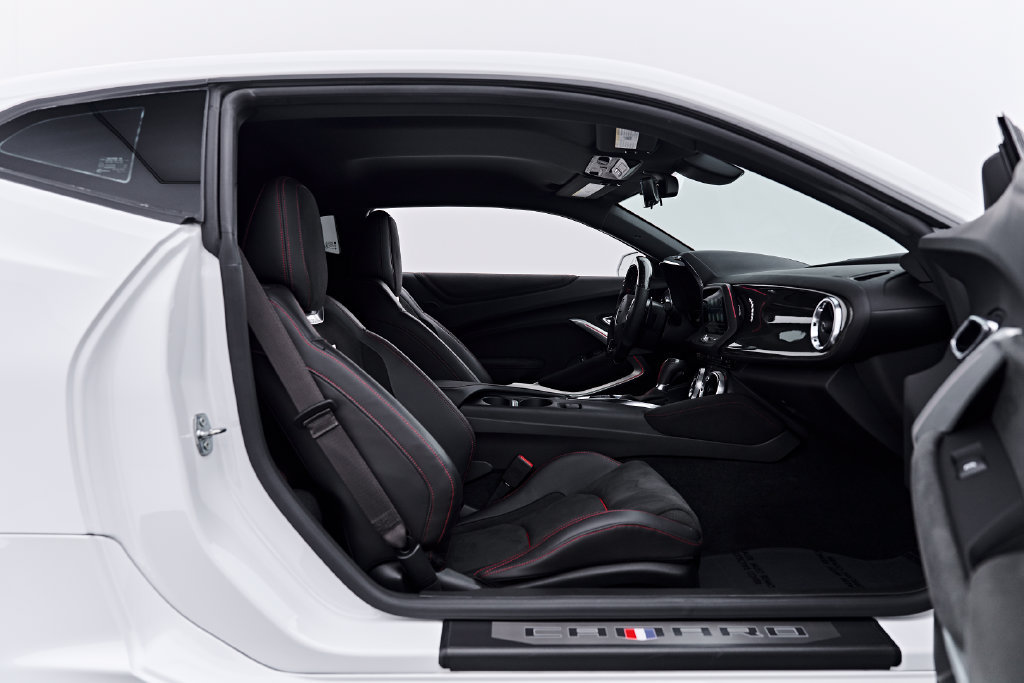 Used 2021 Chevrolet Camaro ZL1 RWD image 37