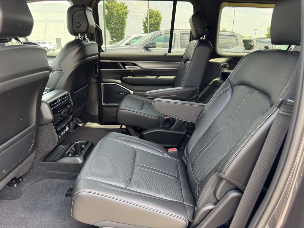 New 2026 Jeep Grand Wagoneer 4WD image 14