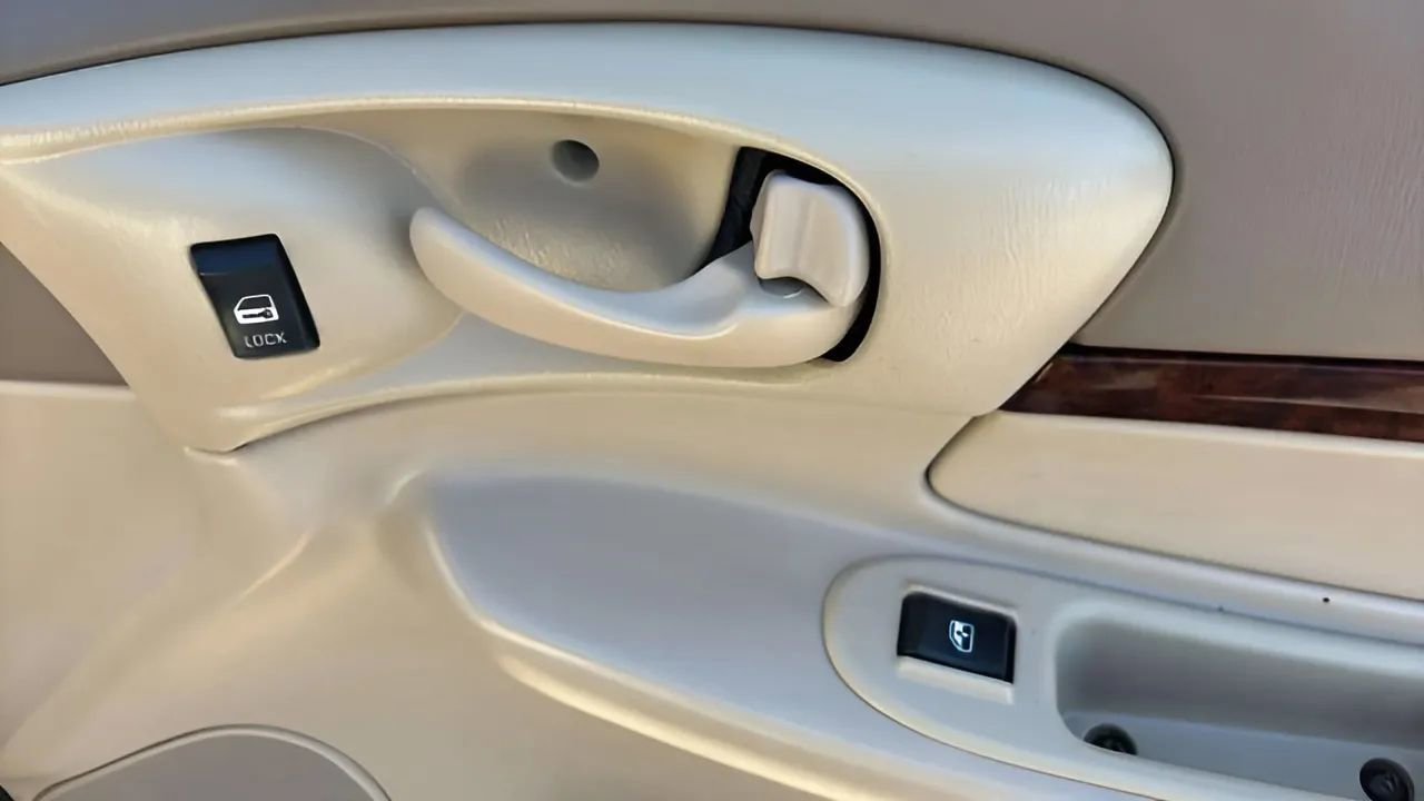 Used 2005 Chevrolet Impala LS w/ Preferred Equipment Group image 44