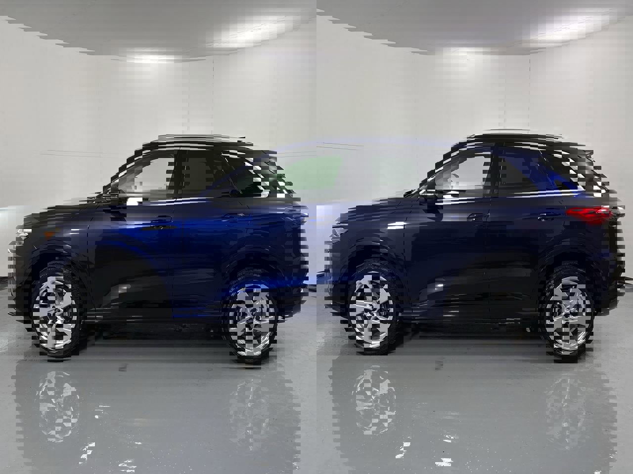 Used 2025 Audi Q5 Premium Plus w/ Premium Plus image 30