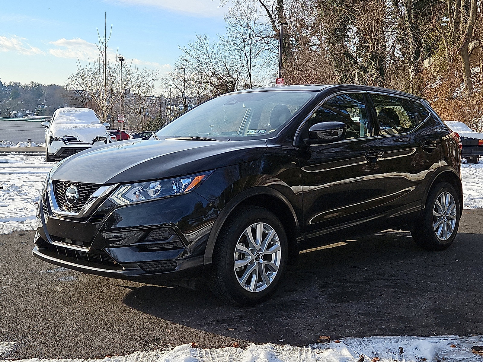 Certified 2022 Nissan Rogue Sport S image 3