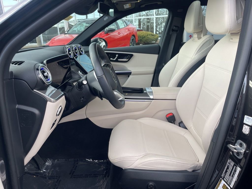 Used 2025 Mercedes-Benz GLC 350e 4MATIC image 18