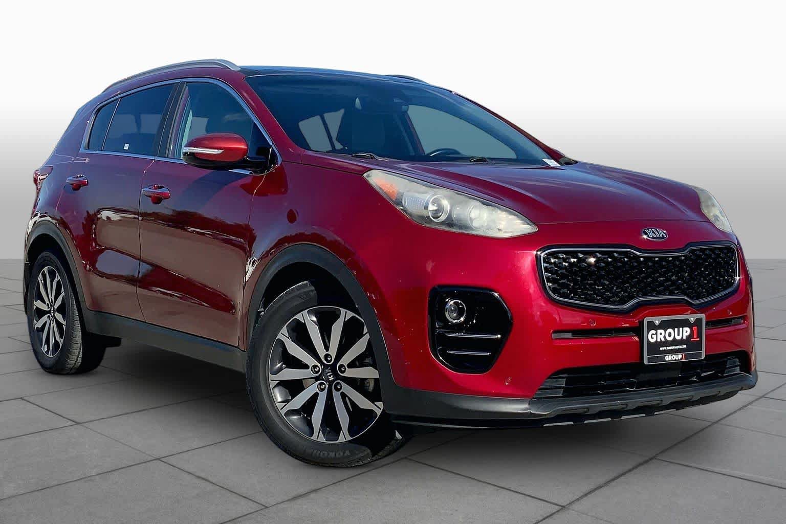 Used 2017 Kia Sportage EX w/ EX Technology Package FWD image 3