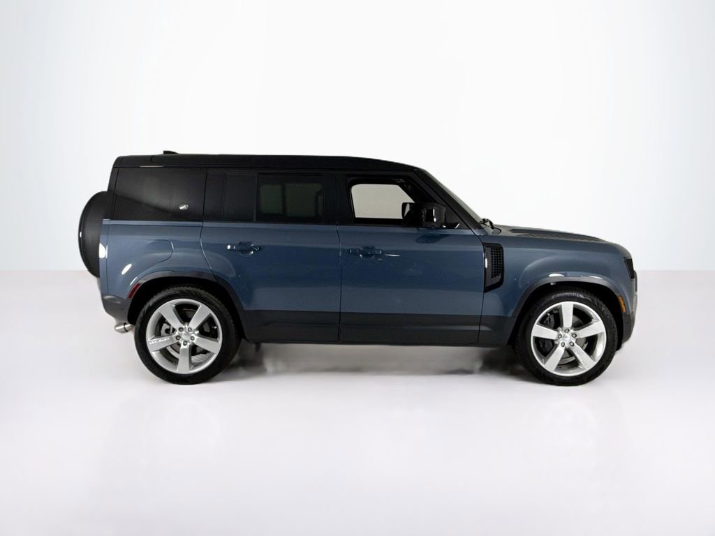 Used 2024 Land Rover Defender 110 SE AWD/4WD image 6