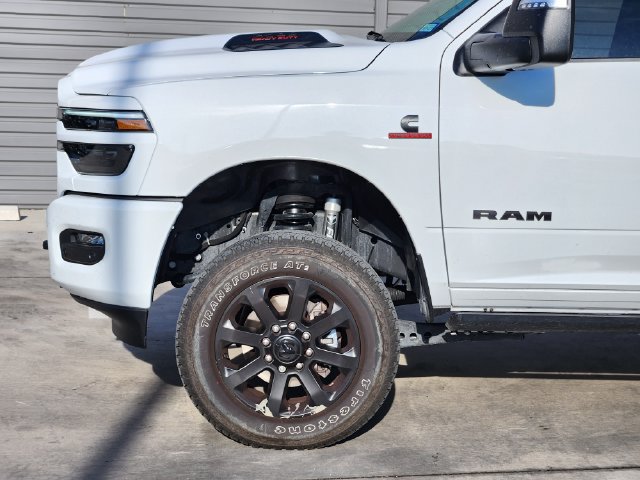 Used 2026 RAM 2500 Laramie AWD/4WD image 9