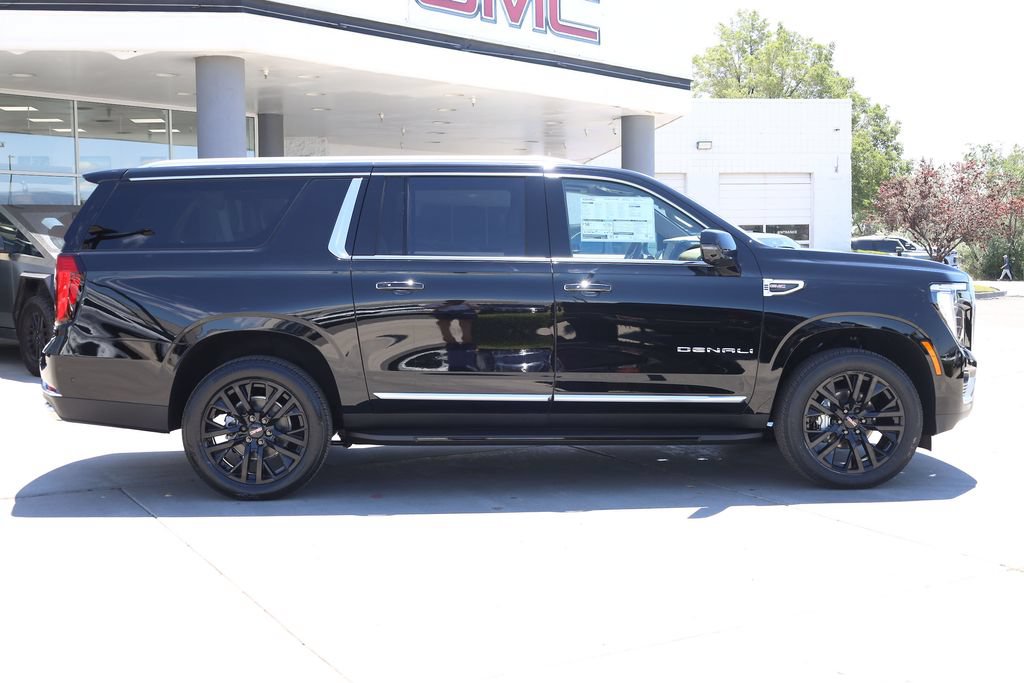 New 2026 GMC Yukon XL Denali AWD/4WD image 7