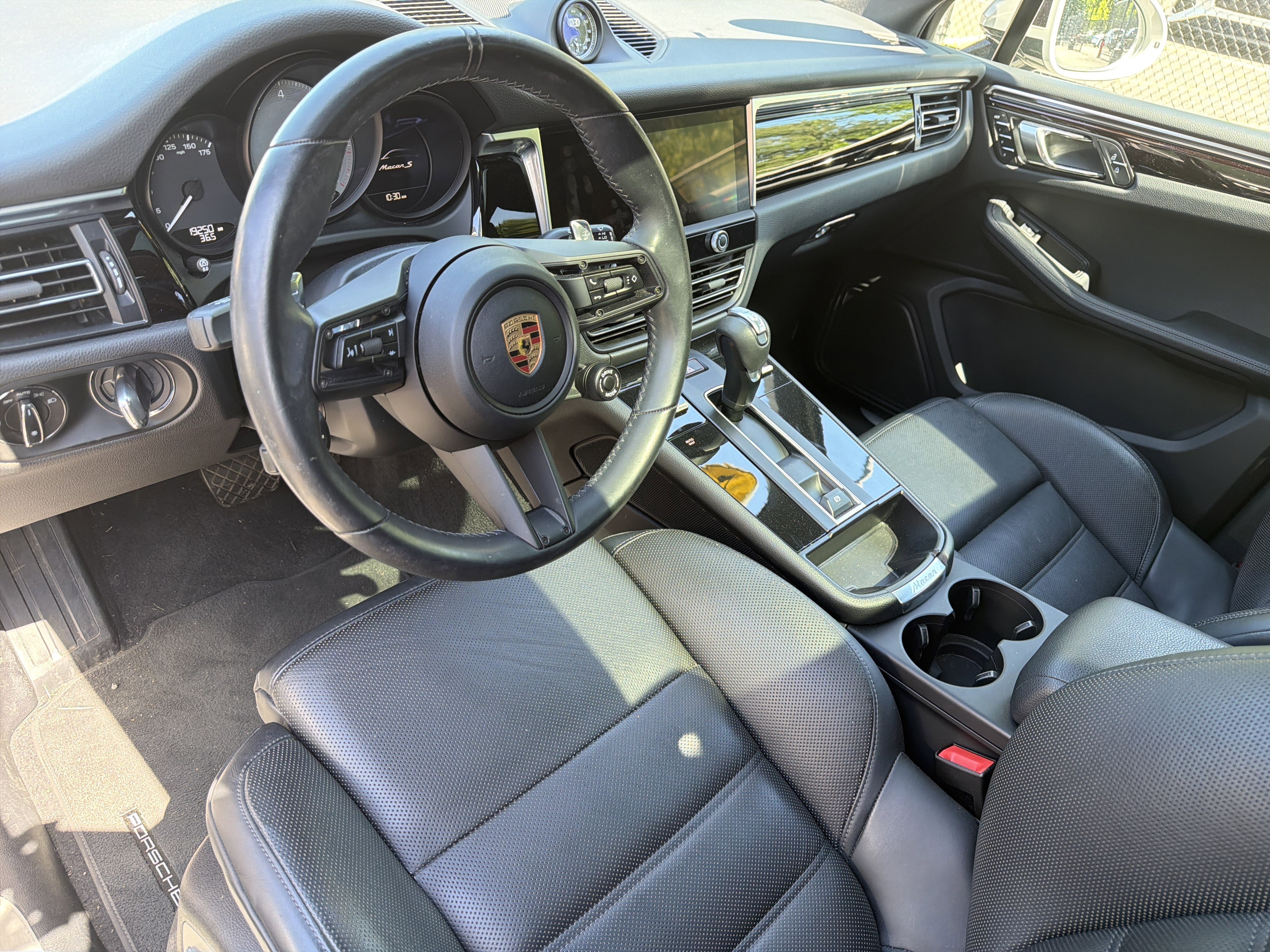 Used 2023 Porsche Macan S AWD/4WD image 14