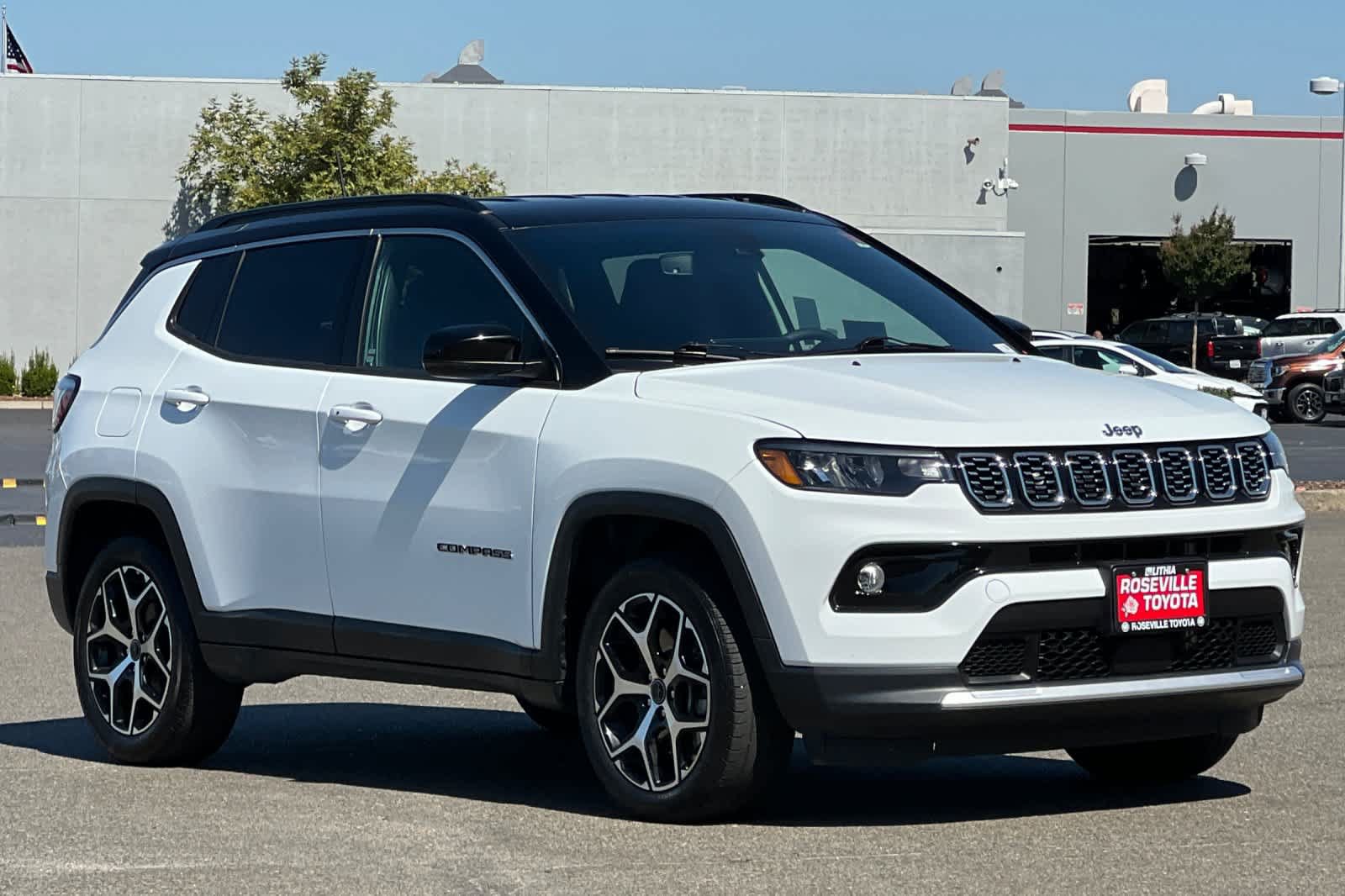 Used 2025 Jeep Compass Limited AWD/4WD image 5