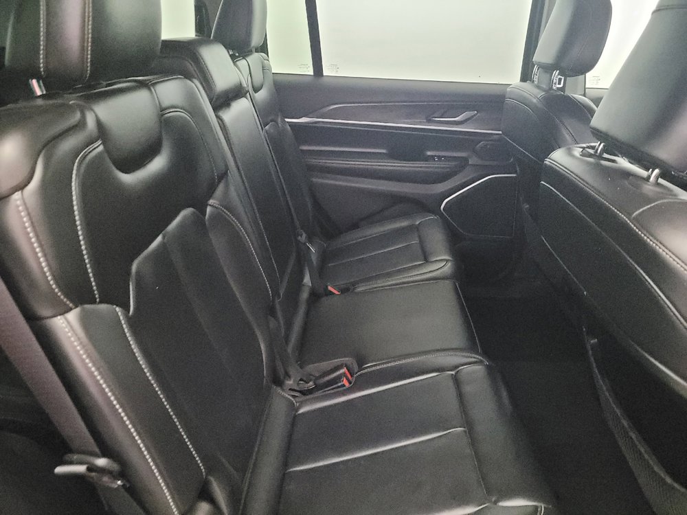 Used 2022 Jeep Grand Cherokee L Limited image 19