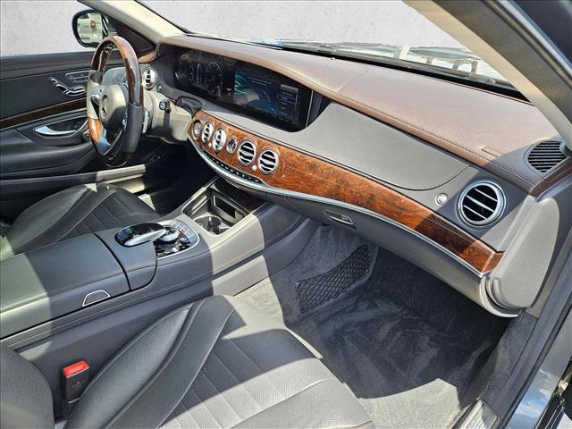 Used 2018 Mercedes-Benz S 560 Sedan image 21