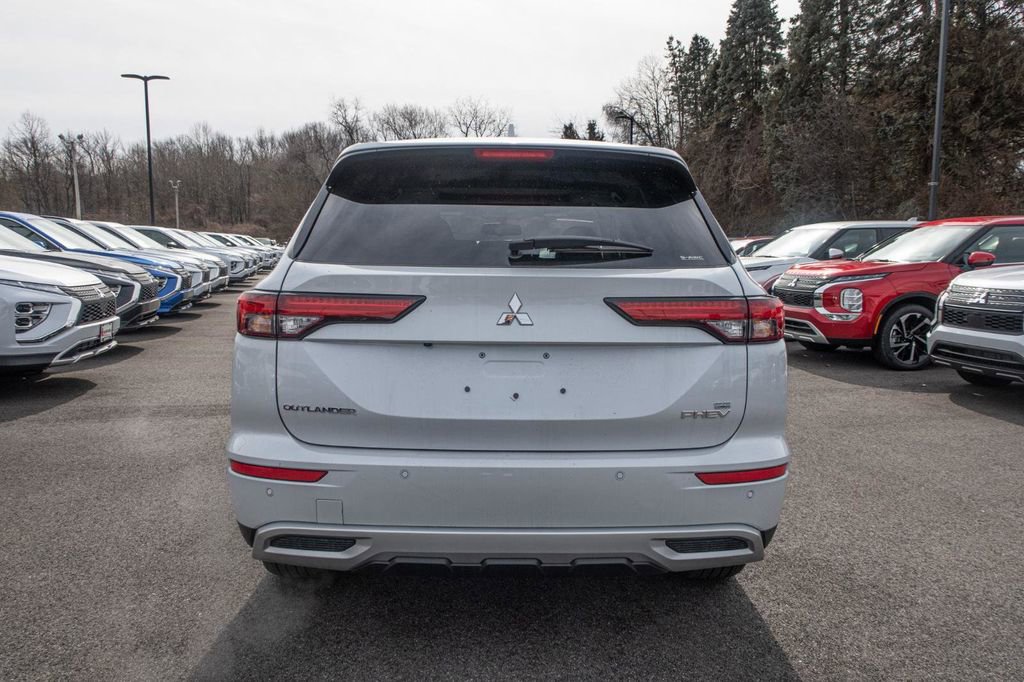 New 2025 Mitsubishi Outlander 4WD Plug-In Hybrid image 11