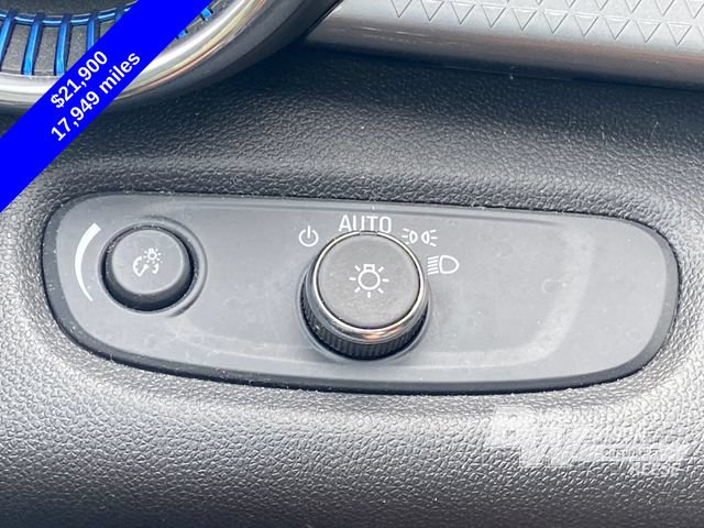 Used 2024 Chevrolet Trax LT w/ Driver Confidence Package FWD image 27