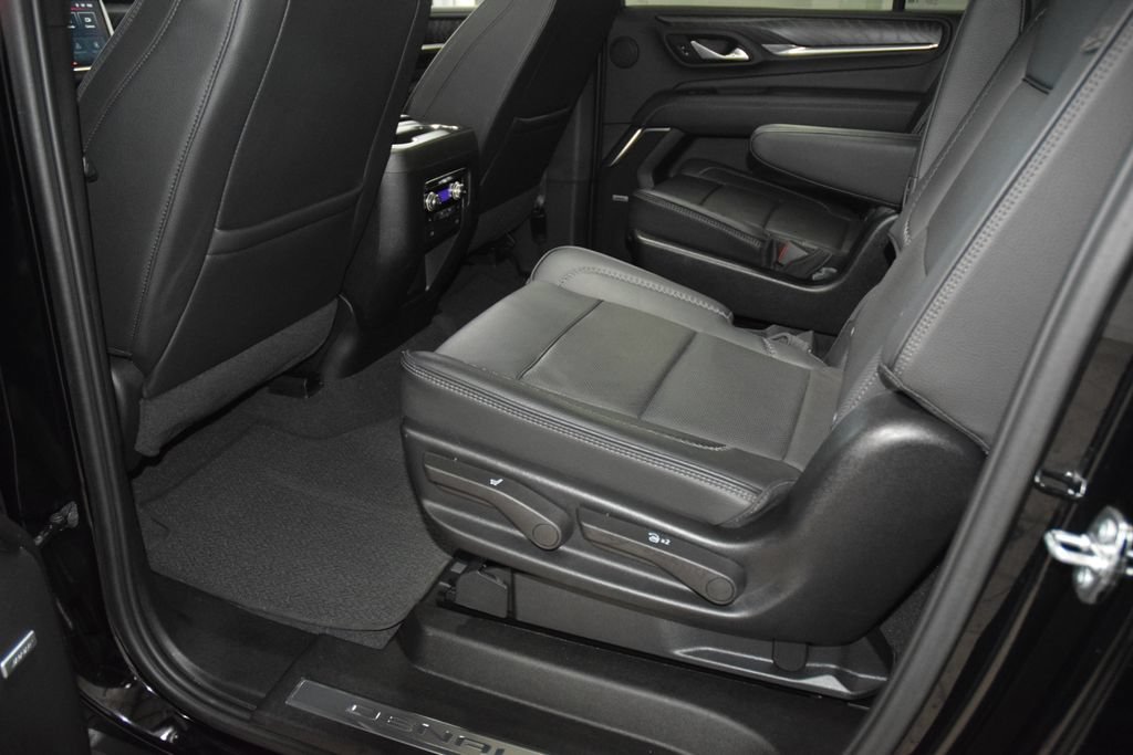 Used 2024 GMC Yukon XL Denali AWD/4WD image 44