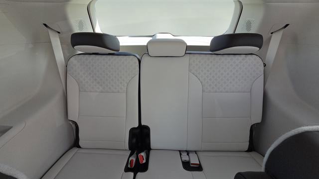 New 2026 GMC Acadia Denali w/ Super Cruise Package FWD image 15