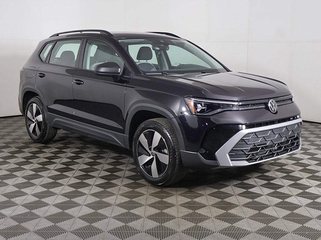 Used 2025 Volkswagen Taos S AWD/4WD image 2