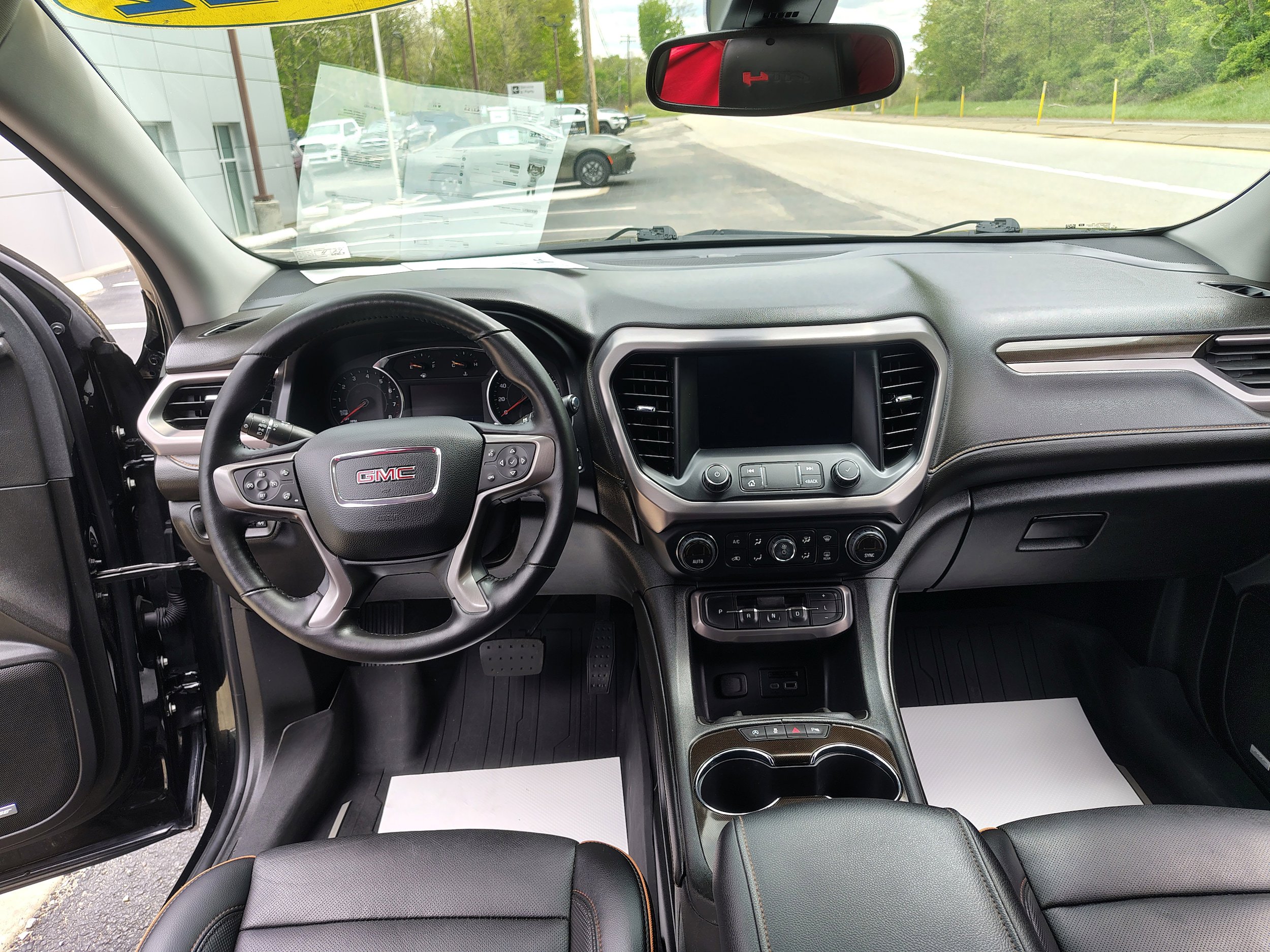 Used 2022 GMC Acadia AT4 w/ Preferred Package AWD/4WD image 32