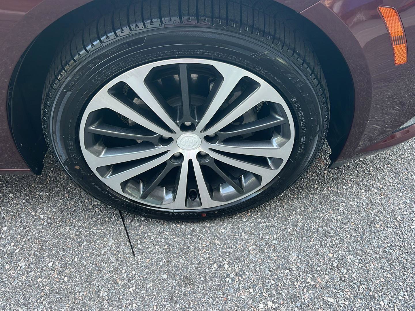 Used 2018 Buick Regal Essence w/ Driver Confidence Package #1 image 40