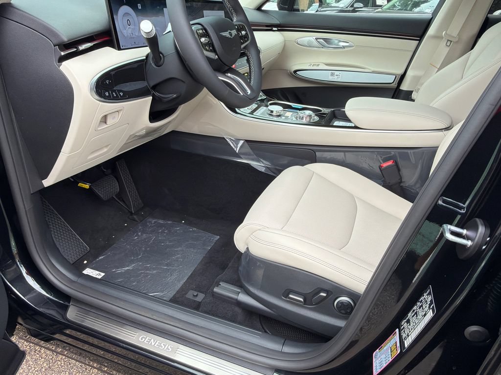 New 2027 Genesis GV70 2.5T AWD/4WD image 9