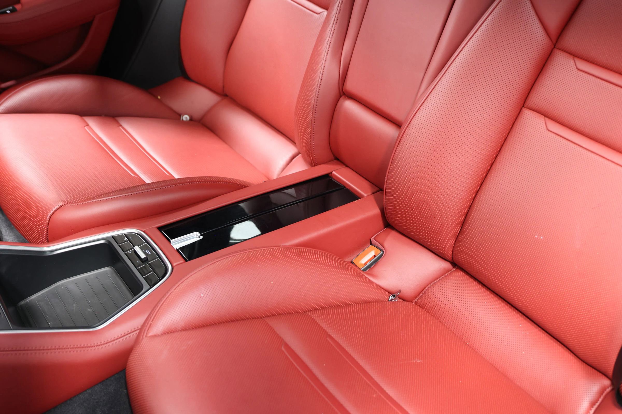 Used 2019 Porsche Panamera 4 AWD/4WD image 61